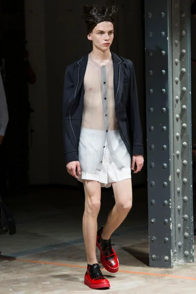 Look 32